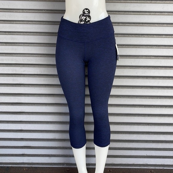 Old Navy Crop Active Legging Size M - Picture 4 of 12